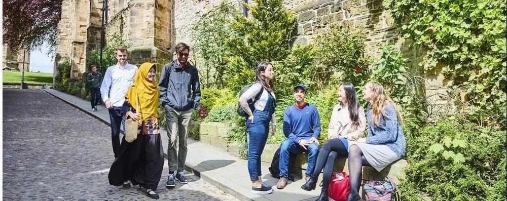 英國留學(xué)，能豁免雅思？